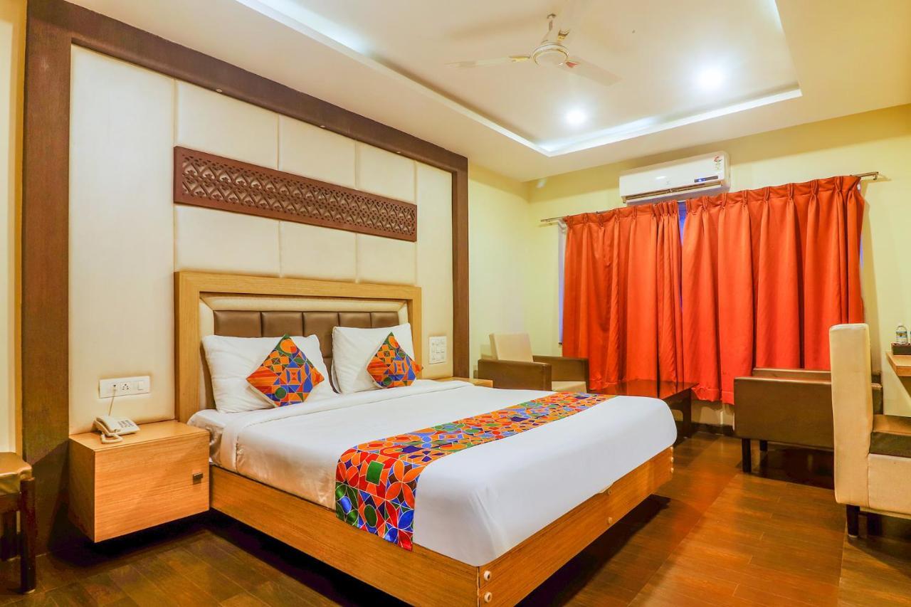 Fabhotel Keerthi'S Anupama - Nr Indira Gandhi Stadium Vidzsajavádá Kültér fotó