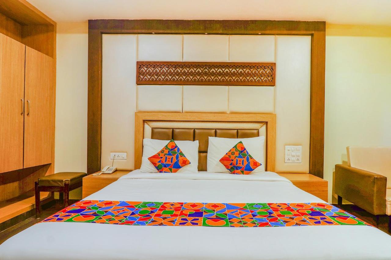 Fabhotel Keerthi'S Anupama - Nr Indira Gandhi Stadium Vidzsajavádá Kültér fotó