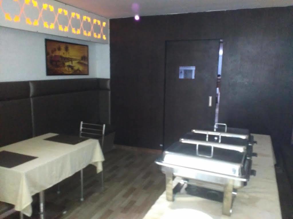 Fabhotel Keerthi'S Anupama - Nr Indira Gandhi Stadium Vidzsajavádá Kültér fotó
