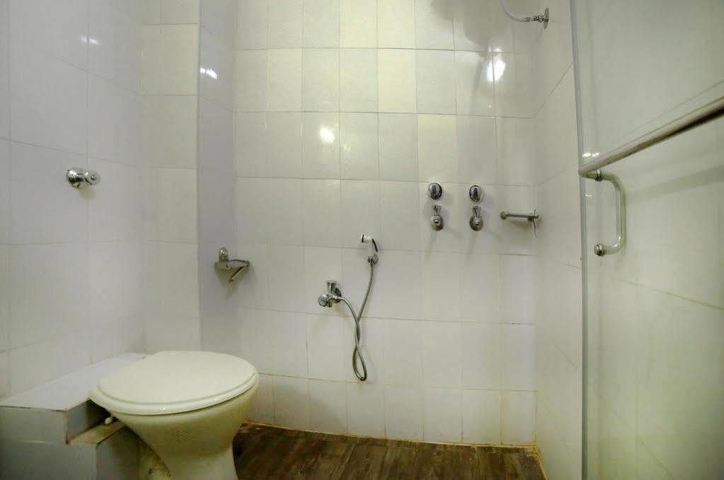 Fabhotel Keerthi'S Anupama - Nr Indira Gandhi Stadium Vidzsajavádá Kültér fotó